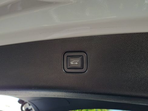 Used 2022 Chevrolet Blazer LT FWD image 14
