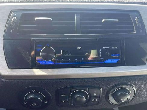 Used 2005 BMW Z4 2.5i image 25