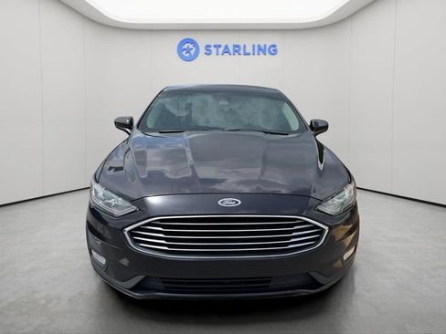Used 2019 Ford Fusion SE w/ Equipment Group 151A FWD image 3