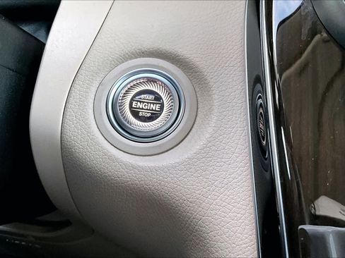 Used 2022 Mercedes-Benz GLC 300 GLC 300 image 30