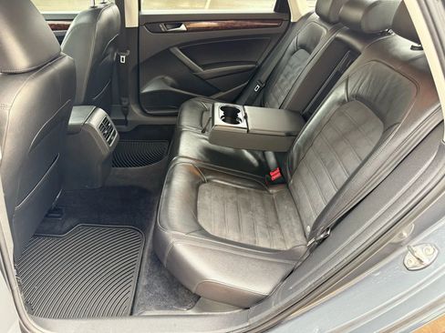 Used 2013 Volkswagen Passat TDI SEL Premium image 24