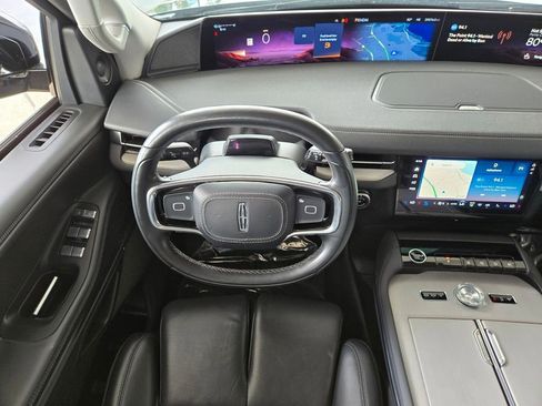 Used 2025 Lincoln Navigator Reserve AWD/4WD image 12