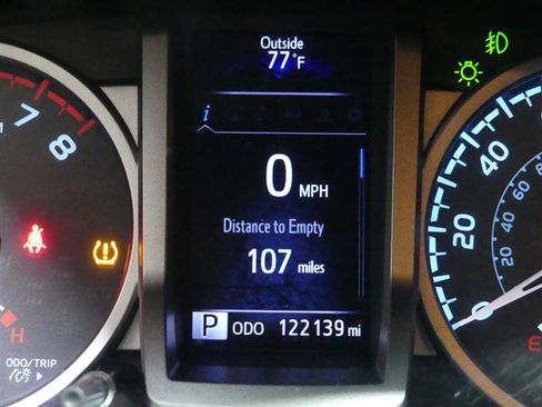Used 2019 Toyota Tacoma Limited AWD/4WD image 32