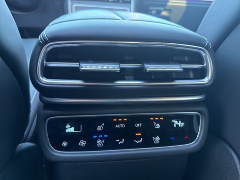 Certified 2025 Genesis GV80 3.5T image 24