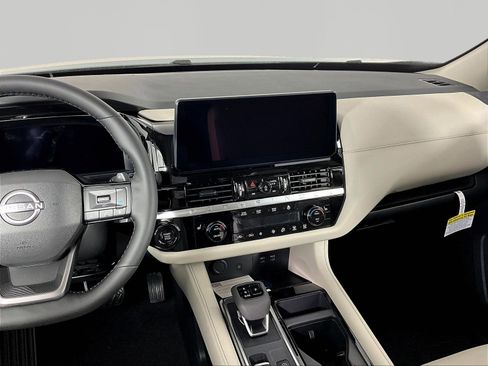 New 2026 Nissan Pathfinder SL AWD/4WD image 11