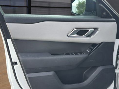Used 2025 Land Rover Range Rover Velar Dynamic SE image 22