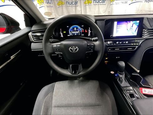 Used 2025 Toyota Camry LE FWD image 17