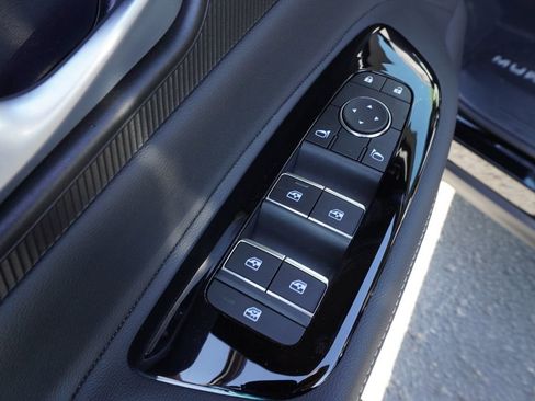 Certified 2025 Nissan Murano SV image 15