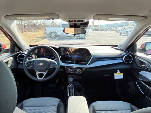 New 2026 Chevrolet Trax LT w/ Driver Confidence Package image 19