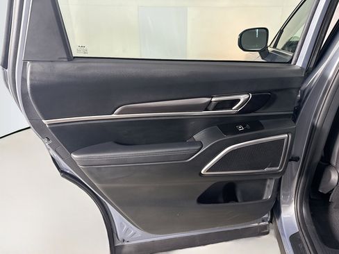 Used 2025 Kia Telluride S image 26
