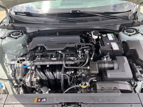 Used 2025 Kia K4 LXS image 32