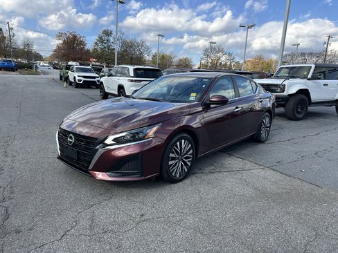 Used 2023 Nissan Altima 2.5 SV image 5