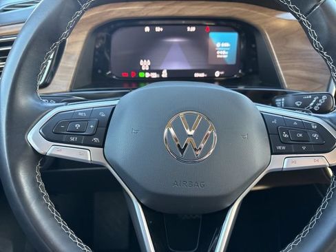 Used 2024 Volkswagen Atlas SE AWD/4WD image 40