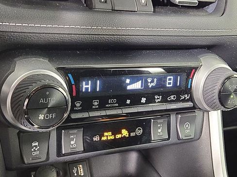 Used 2023 Toyota RAV4 XLE Premium image 19