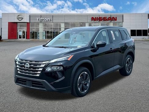 Used 2025 Nissan Rogue SV FWD image 3