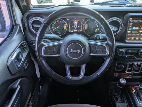Used 2022 Jeep Wrangler Unlimited Rubicon 4xe AWD/4WD image 26