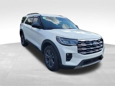 Used 2026 Ford Explorer Active w/ Active Comfort Package AWD/4WD image 4