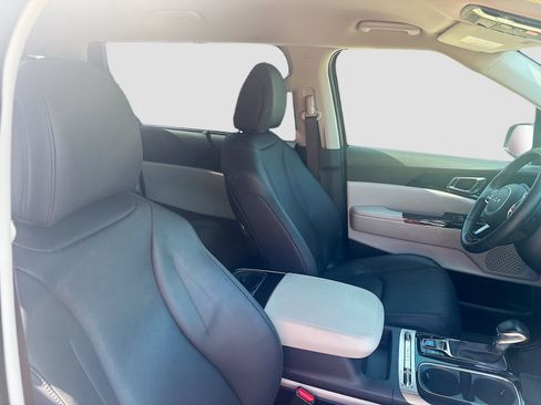 Used 2024 Kia Carnival SX FWD image 29