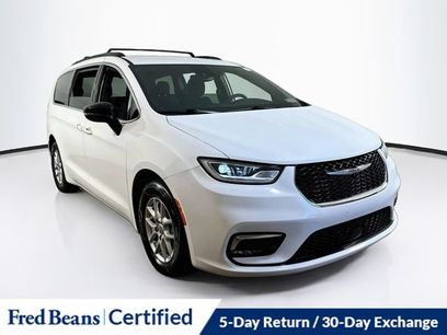 Used 2024 Chrysler Pacifica Touring