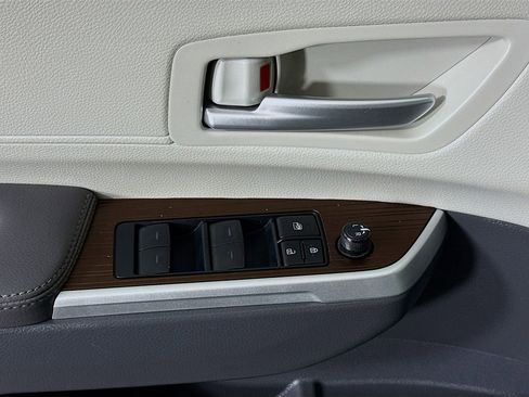 Certified 2024 Toyota Sienna XLE image 24