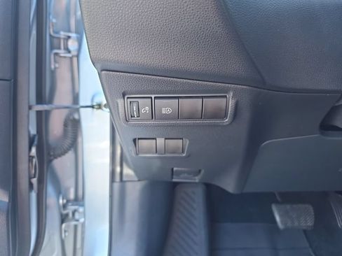 Used 2022 Toyota Corolla Cross LE AWD/4WD image 18
