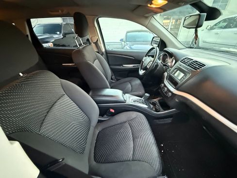Used 2018 Dodge Journey SE w/ Connectivity Group image 7