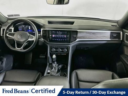 Used 2022 Volkswagen Atlas Cross Sport SE AWD/4WD image 17