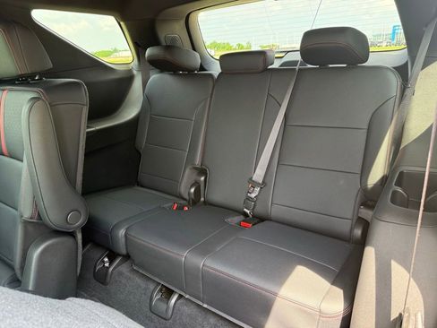 Used 2024 Chevrolet Traverse RS AWD/4WD image 15