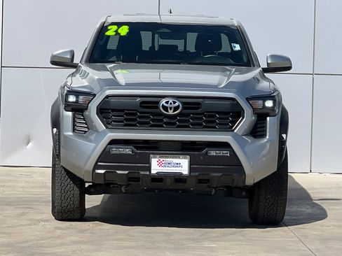 Used 2024 Toyota Tacoma TRD Off-Road image 6