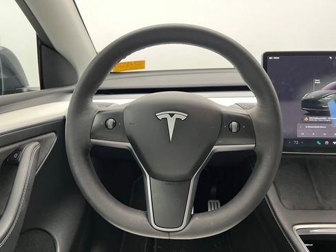 Used 2023 Tesla Model Y Performance image 16