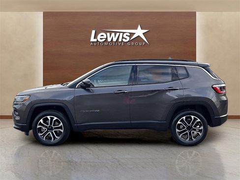 Used 2024 Jeep Compass Limited w/ Sun and Sound Group image 3