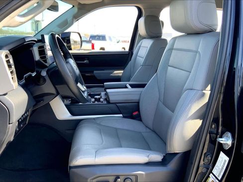 Used 2024 Toyota Tundra Limited image 7