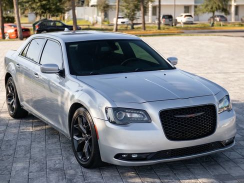 Used 2021 Chrysler 300 S RWD image 2