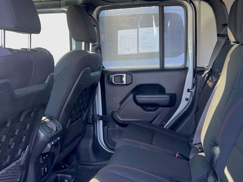 Used 2022 Jeep Gladiator Rubicon w/ Cold Weather Group image 33