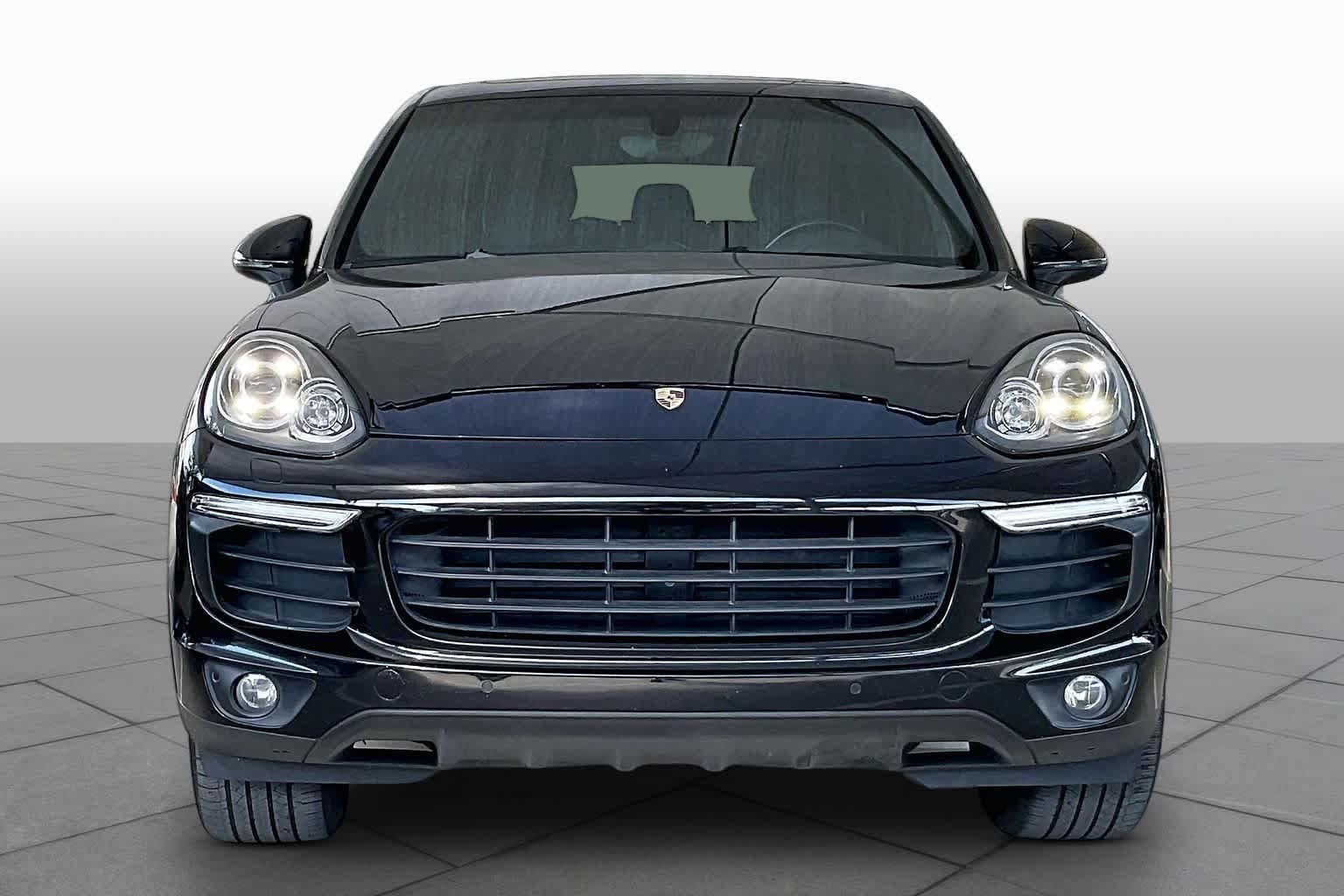Used 2017 Porsche Cayenne Platinum Edition AWD/4WD image 4
