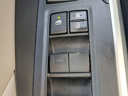 Used 2020 Toyota RAV4 XLE image 15