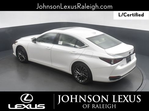 Certified 2025 Lexus ES 300h Ultra Luxury w/ Accessory Package (Z2) image 21