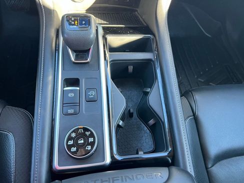 Used 2022 Nissan Pathfinder SL image 33