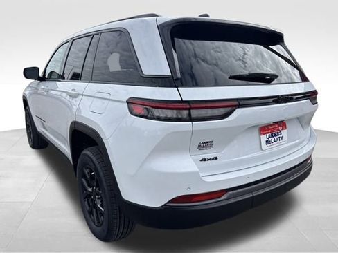 New 2026 Jeep Grand Cherokee Altitude AWD/4WD image 4