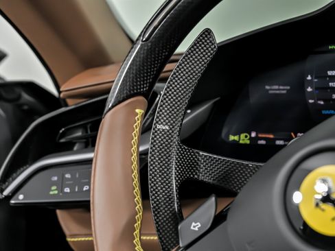 Used 2024 Ferrari SF90 Spider image 38