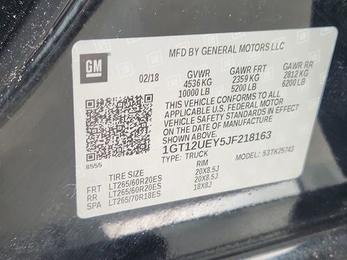 Used 2018 GMC Sierra 2500 Denali w/ Duramax Plus Package AWD/4WD image 18