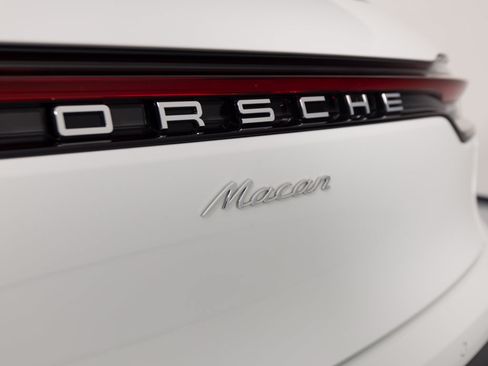 Certified 2026 Porsche Macan AWD/4WD image 44
