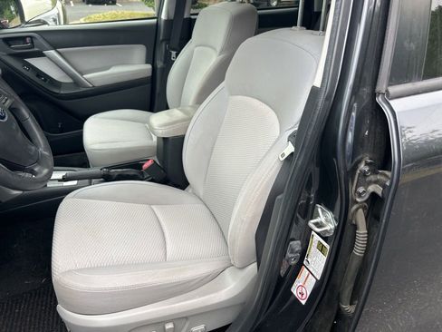 Used 2015 Subaru Forester 2.5i Premium AWD/4WD image 17