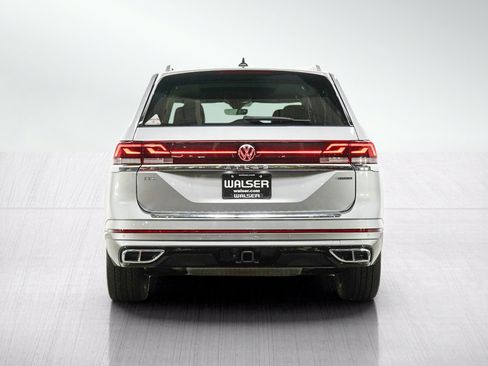 Used 2024 Volkswagen Atlas SEL Premium R-Line AWD/4WD image 4