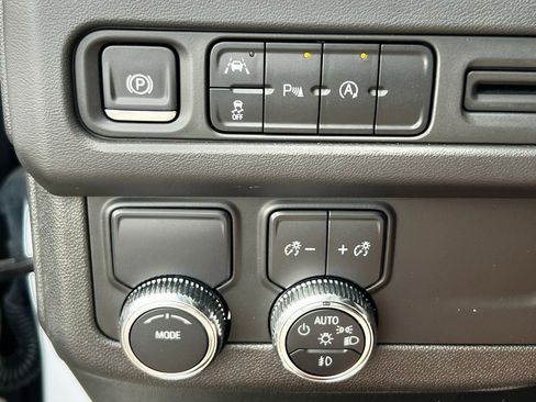 Used 2024 GMC Yukon SLT image 19