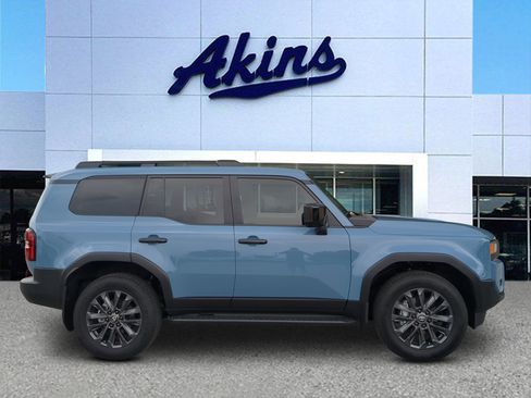 Used 2025 Toyota Land Cruiser w/ Premium Package AWD/4WD image 1