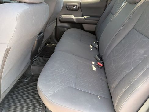 Used 2019 Toyota Tacoma TRD Sport w/ Technology Package AWD/4WD image 14