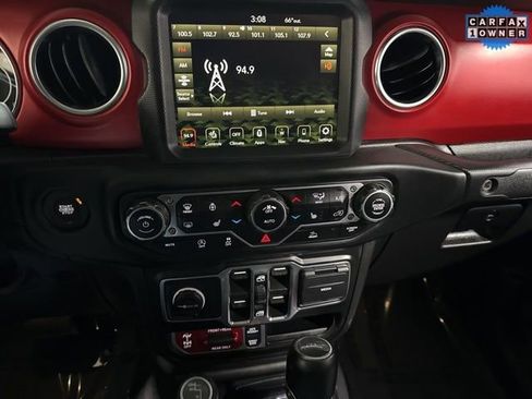 Used 2023 Jeep Gladiator Rubicon w/ Cold Weather Group image 17