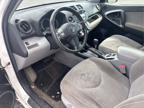 Used 2011 Toyota RAV4 4WD w/ Upgrade Value Pkg image 9