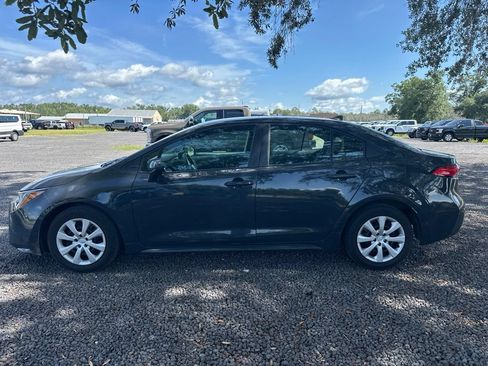 Used 2024 Toyota Corolla LE FWD image 2